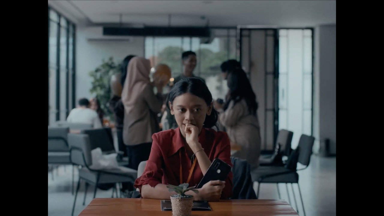 Sunyi, Sepi, Sendiri backdrop