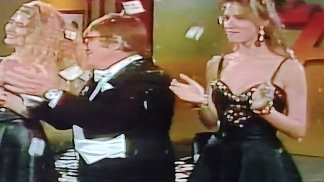 Tato, la leyenda continúa backdrop