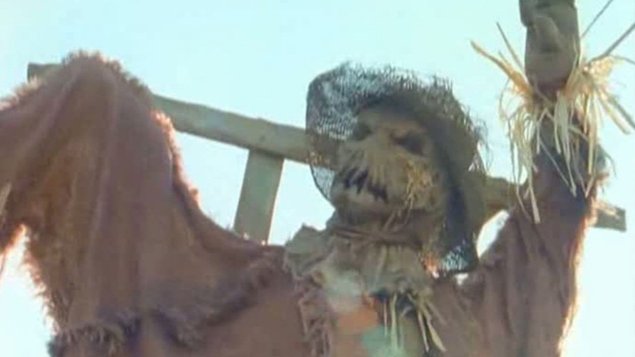 Goosebumps: The Scarecrow Walks at Midnight backdrop
