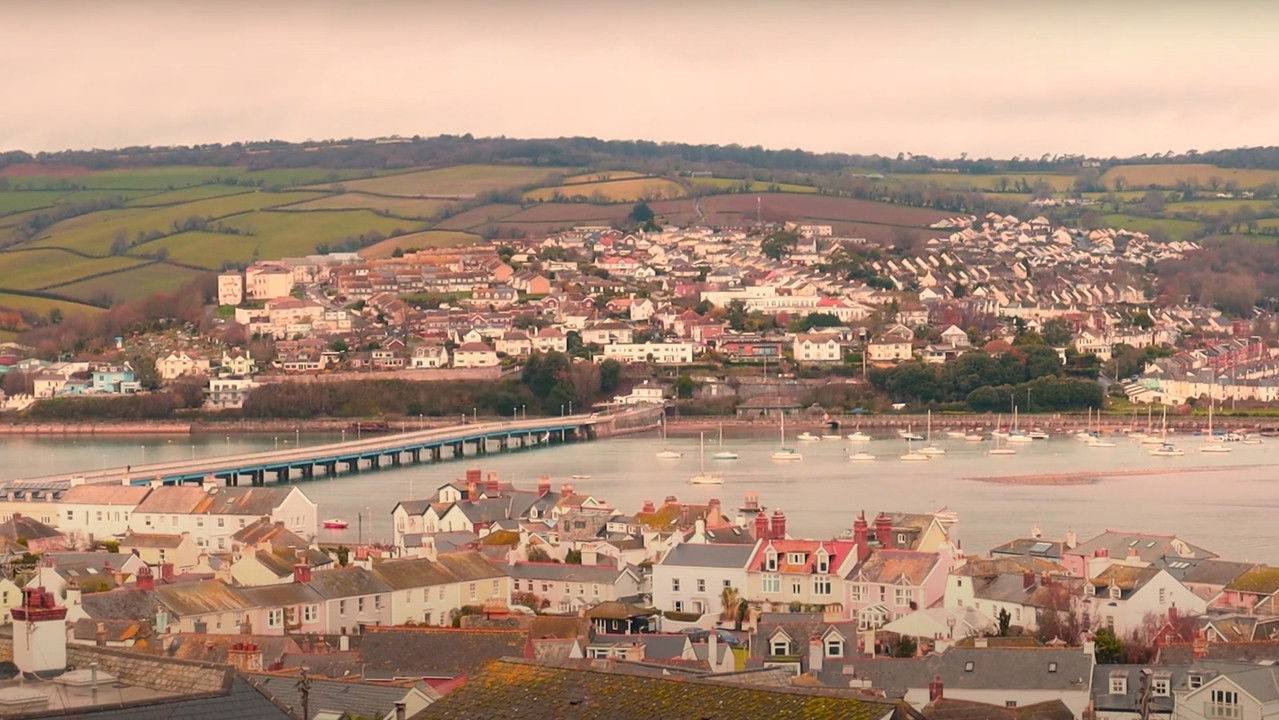 Southeasterlies backdrop