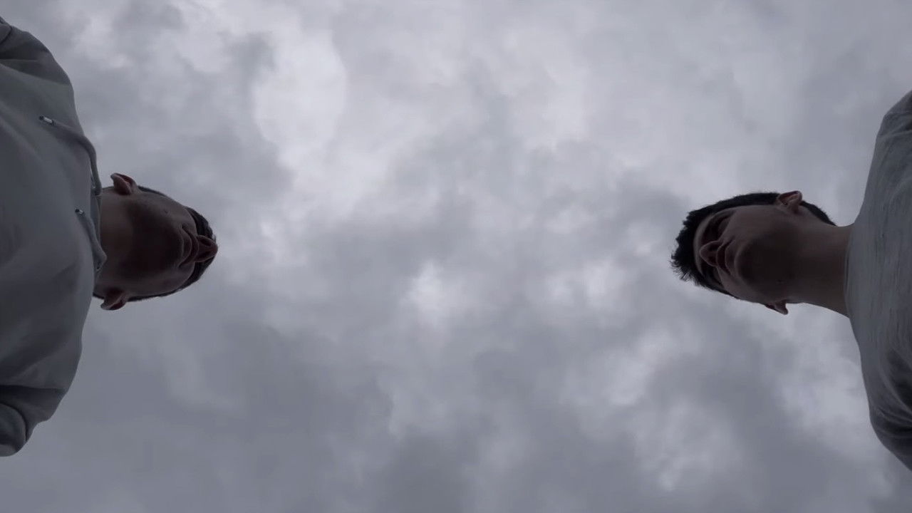 Pris au piège backdrop