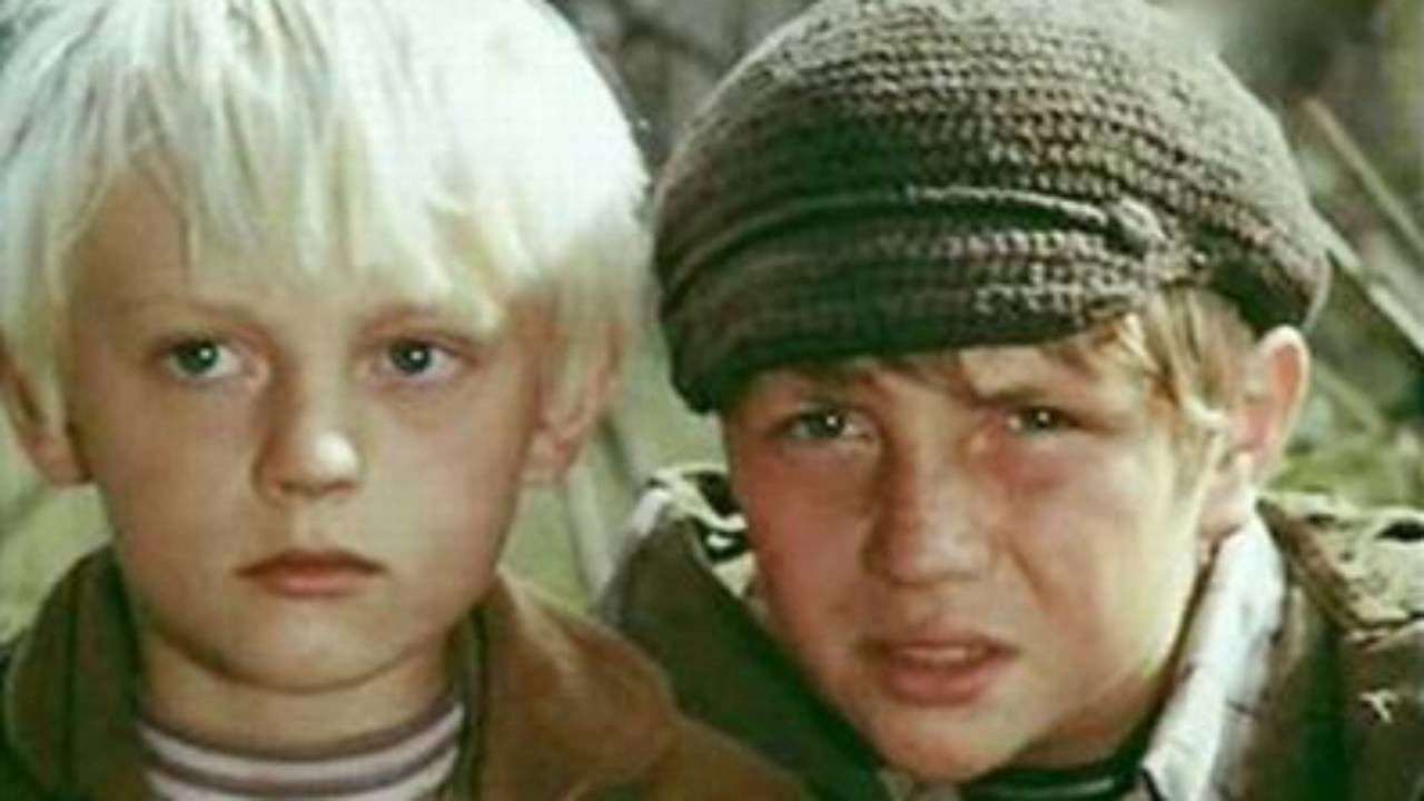 Undiscovered Islands backdrop