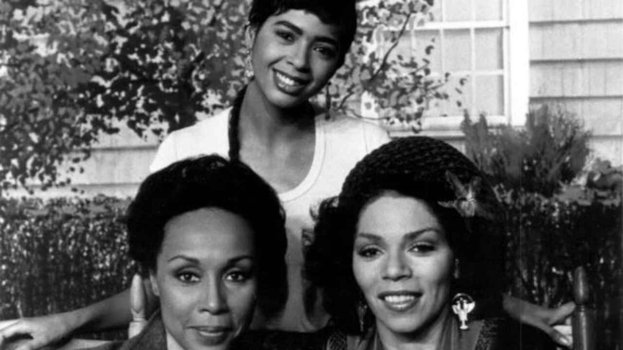 Sister, Sister backdrop