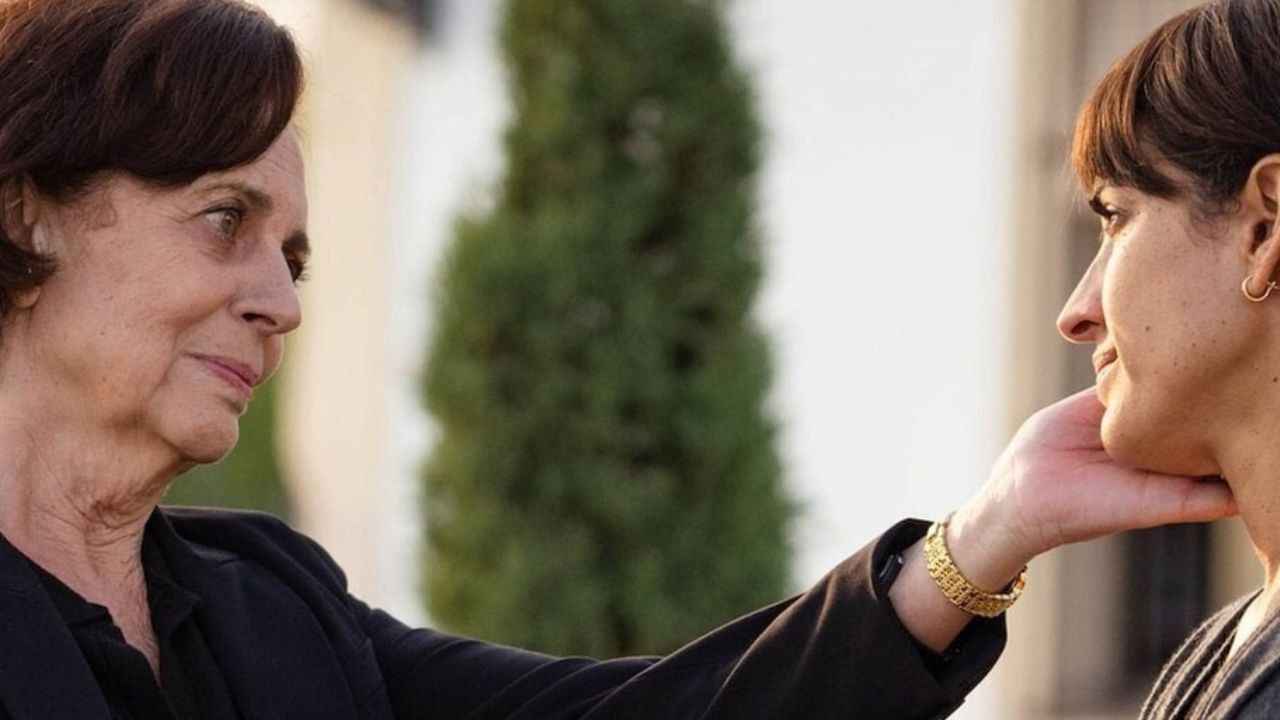 Good Manners backdrop