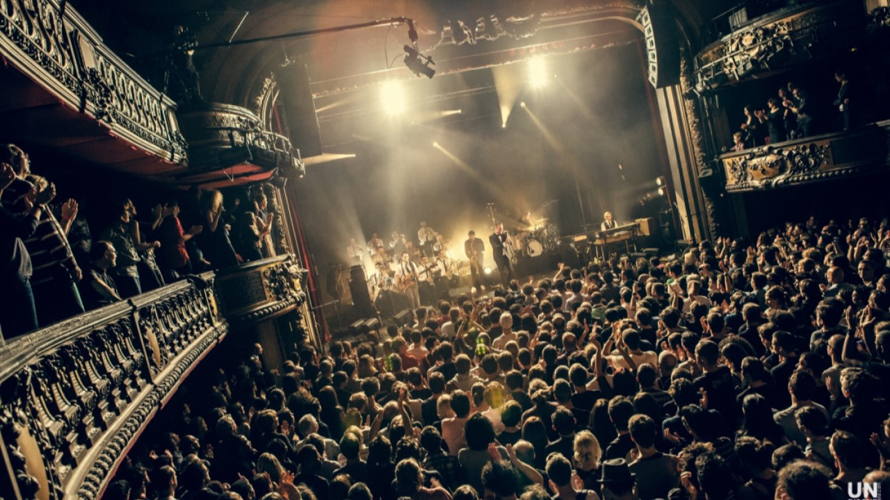 Electro Deluxe au Trianon backdrop