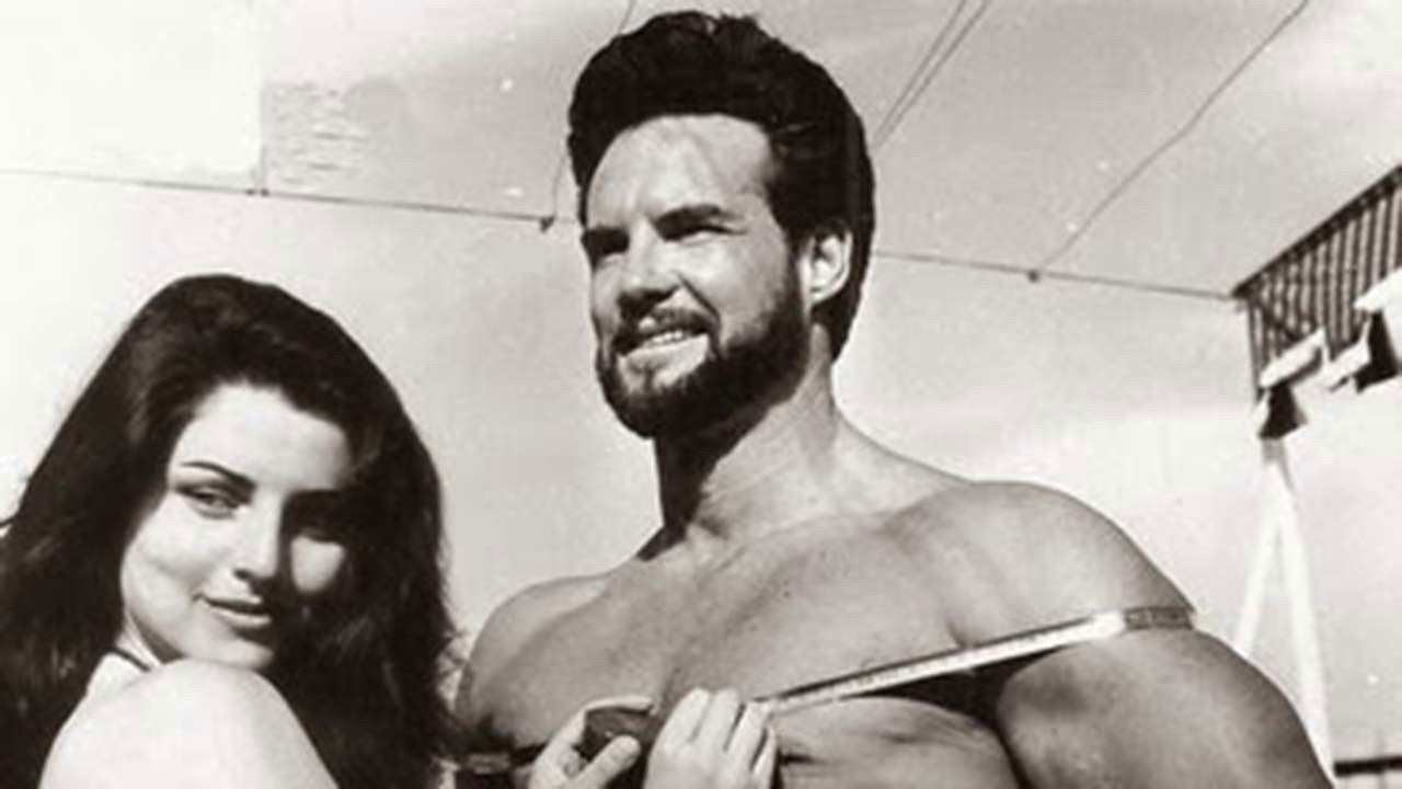 Uomini forti backdrop