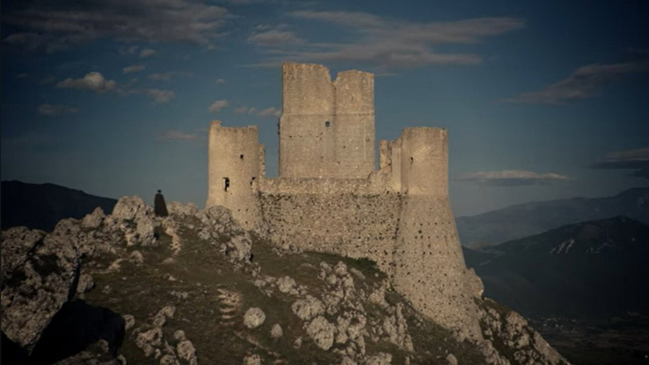 Cadrà l'inverno backdrop