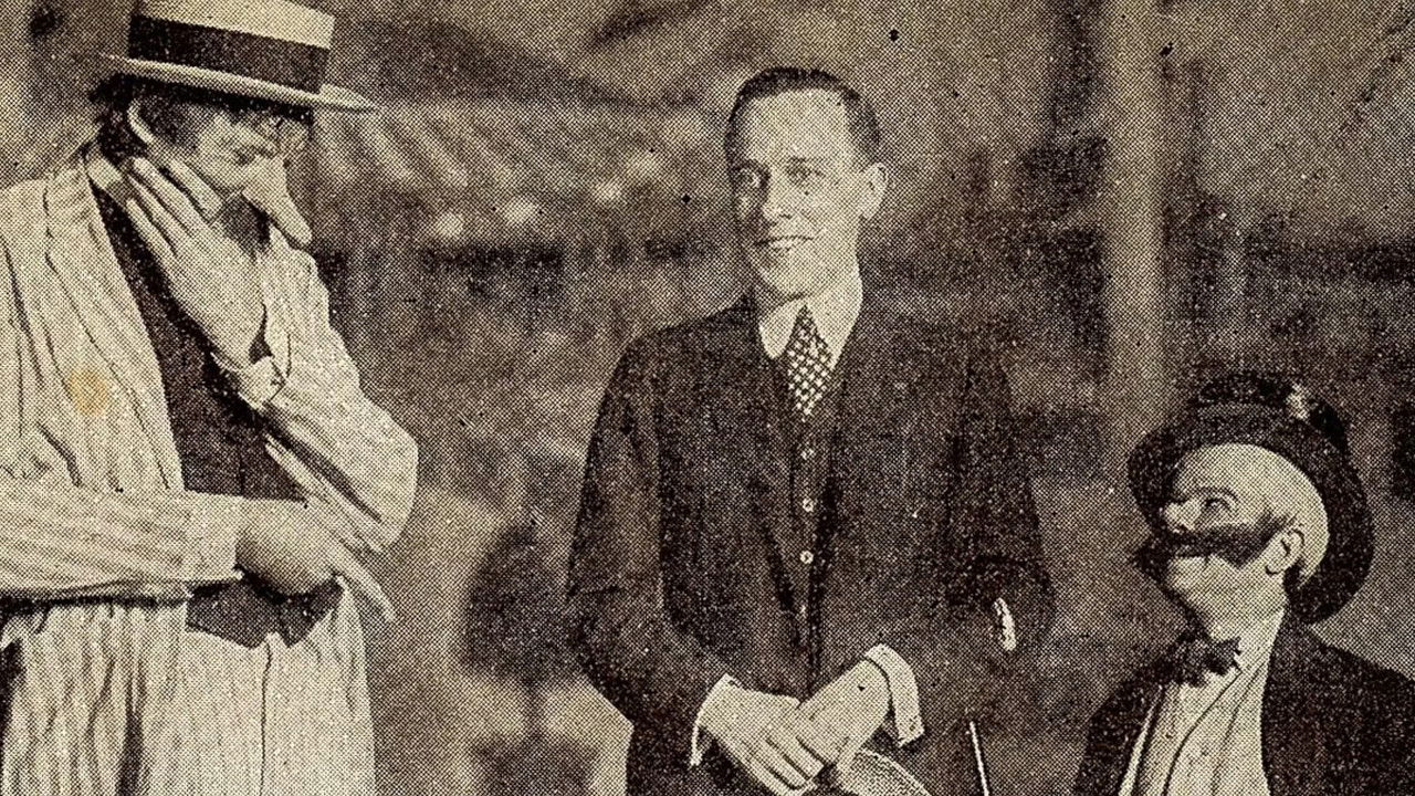 Mutt and Jeff backdrop