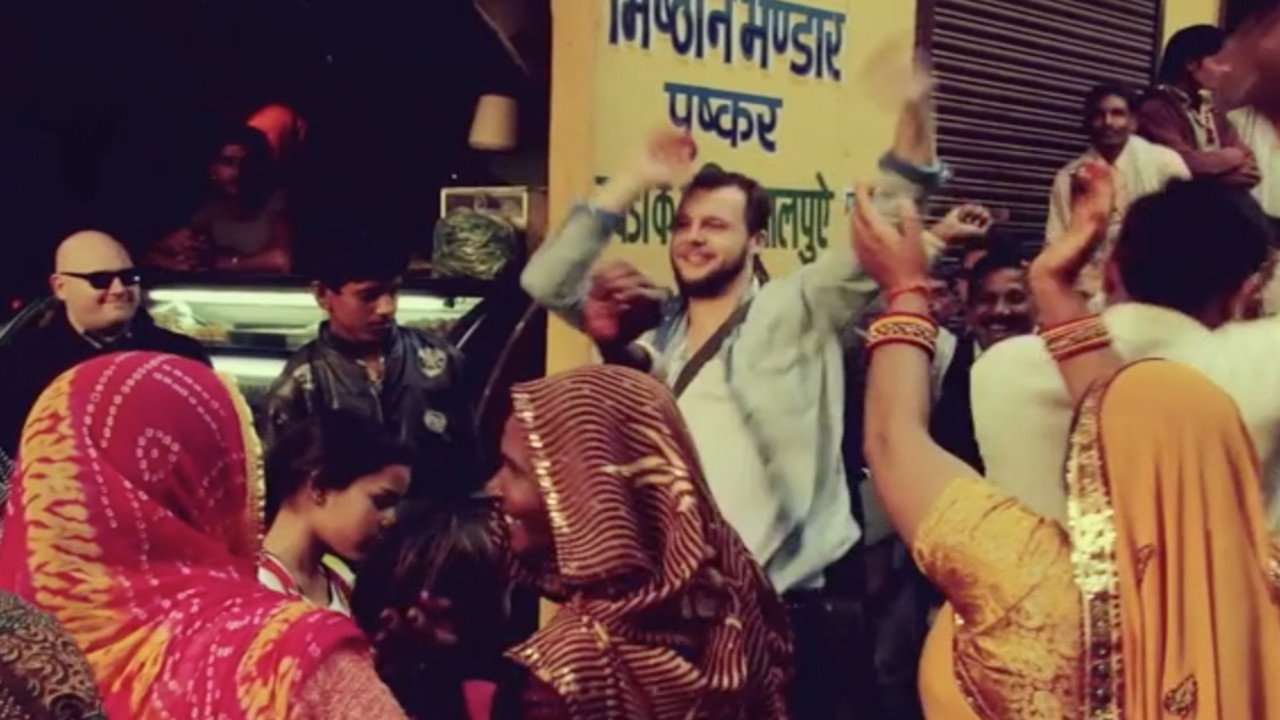 Road to Paradise backdrop