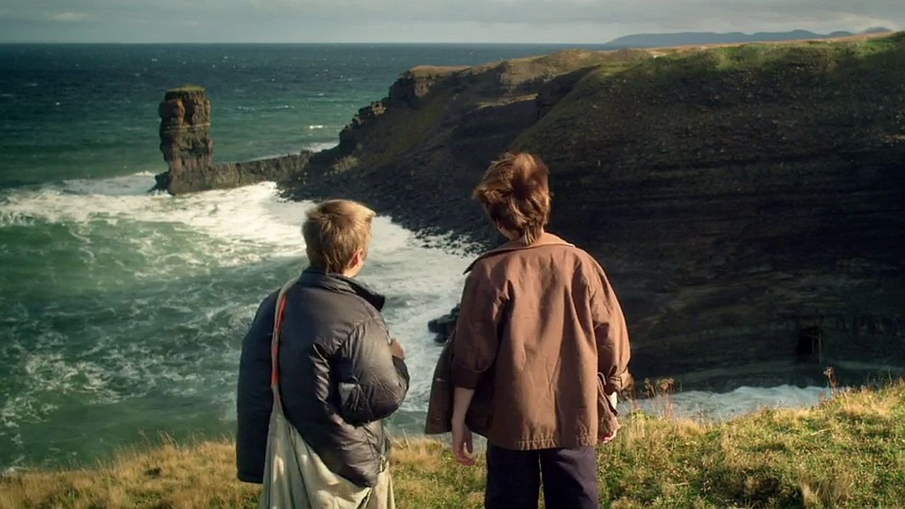 Cast No Shadow backdrop