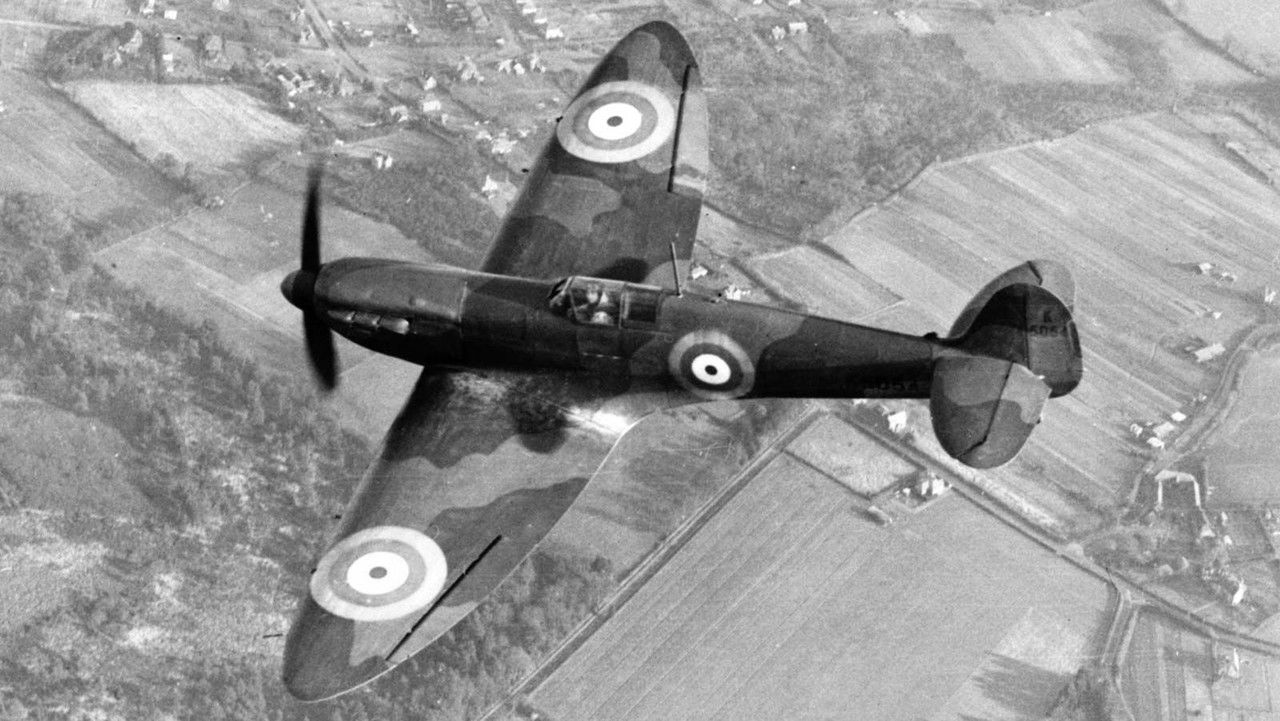 Battleline: Battle of Britain backdrop