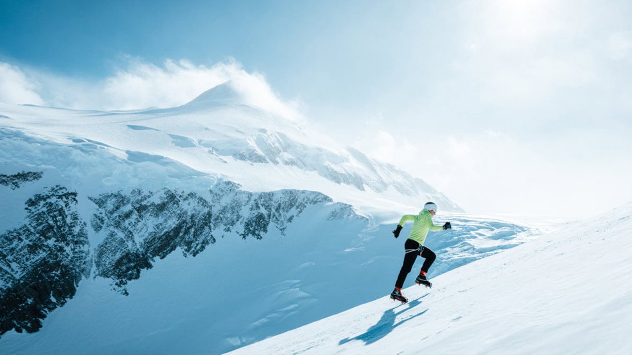 White Horizon backdrop