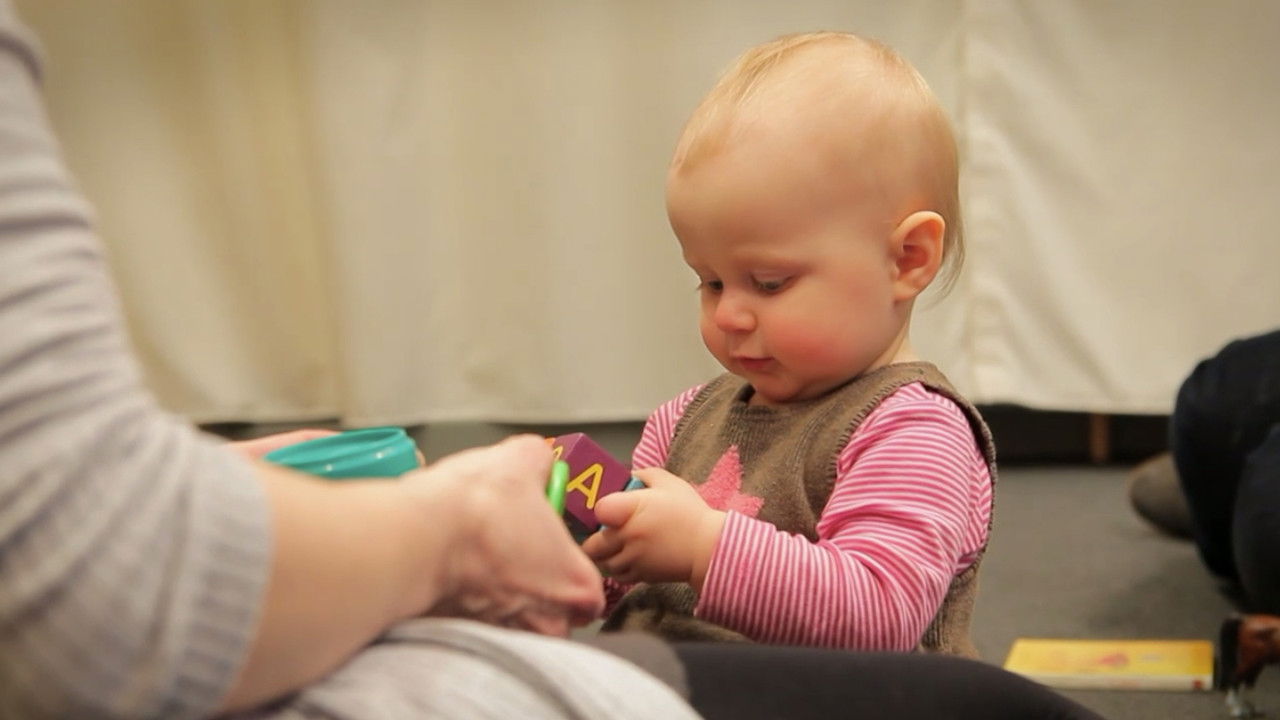 Entre toi et moi, l'empathie backdrop