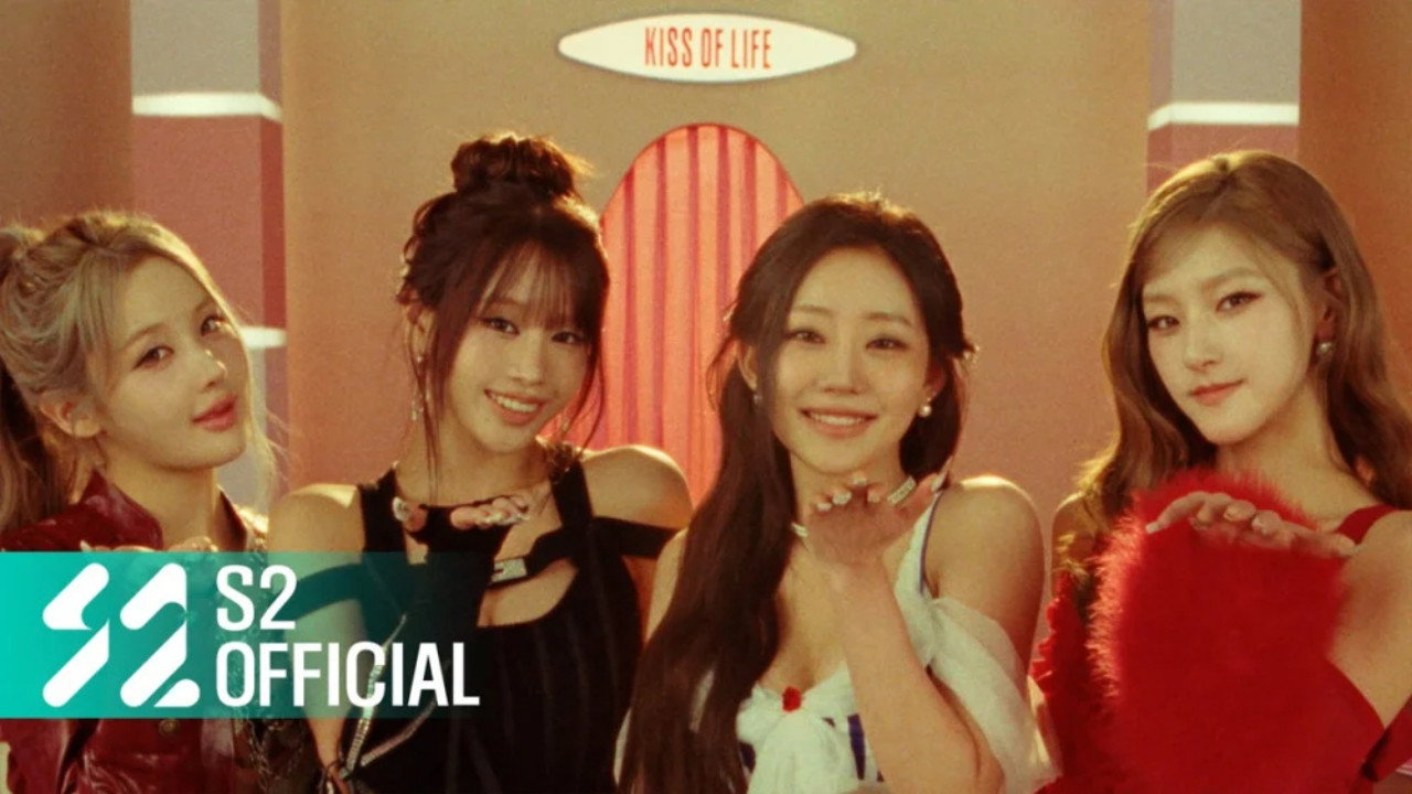 COME FIND US! backdrop