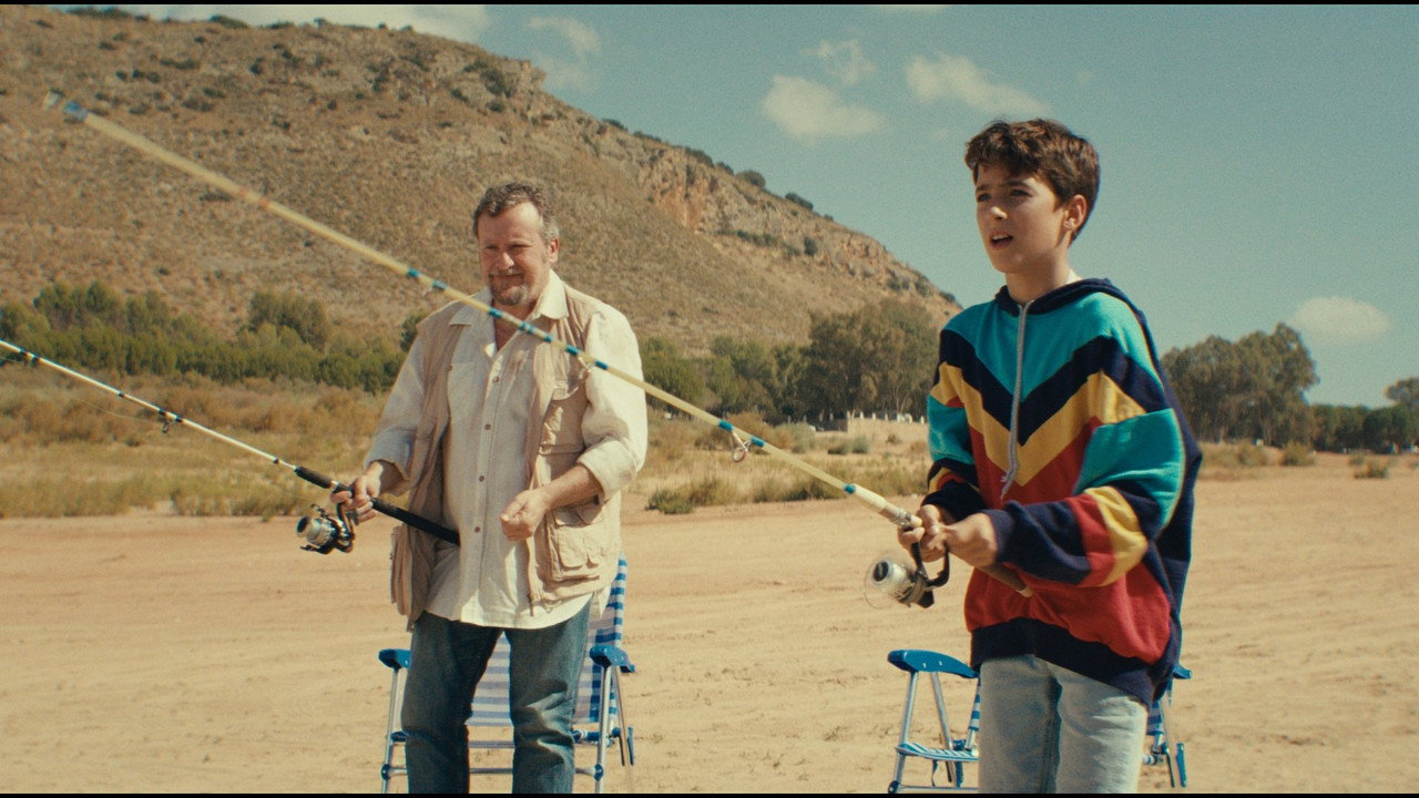 A las ocho en casa backdrop