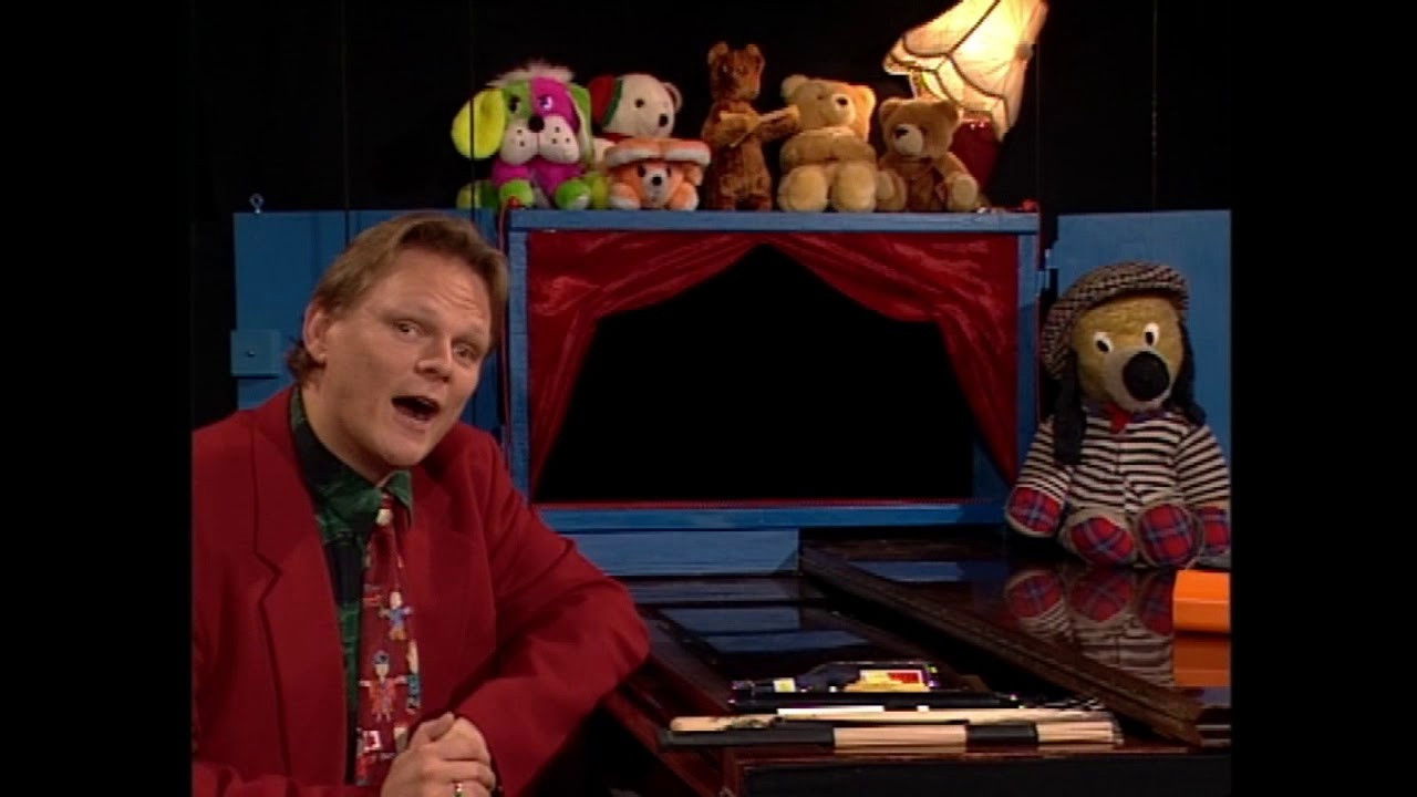 Sigurds Bear Hour backdrop