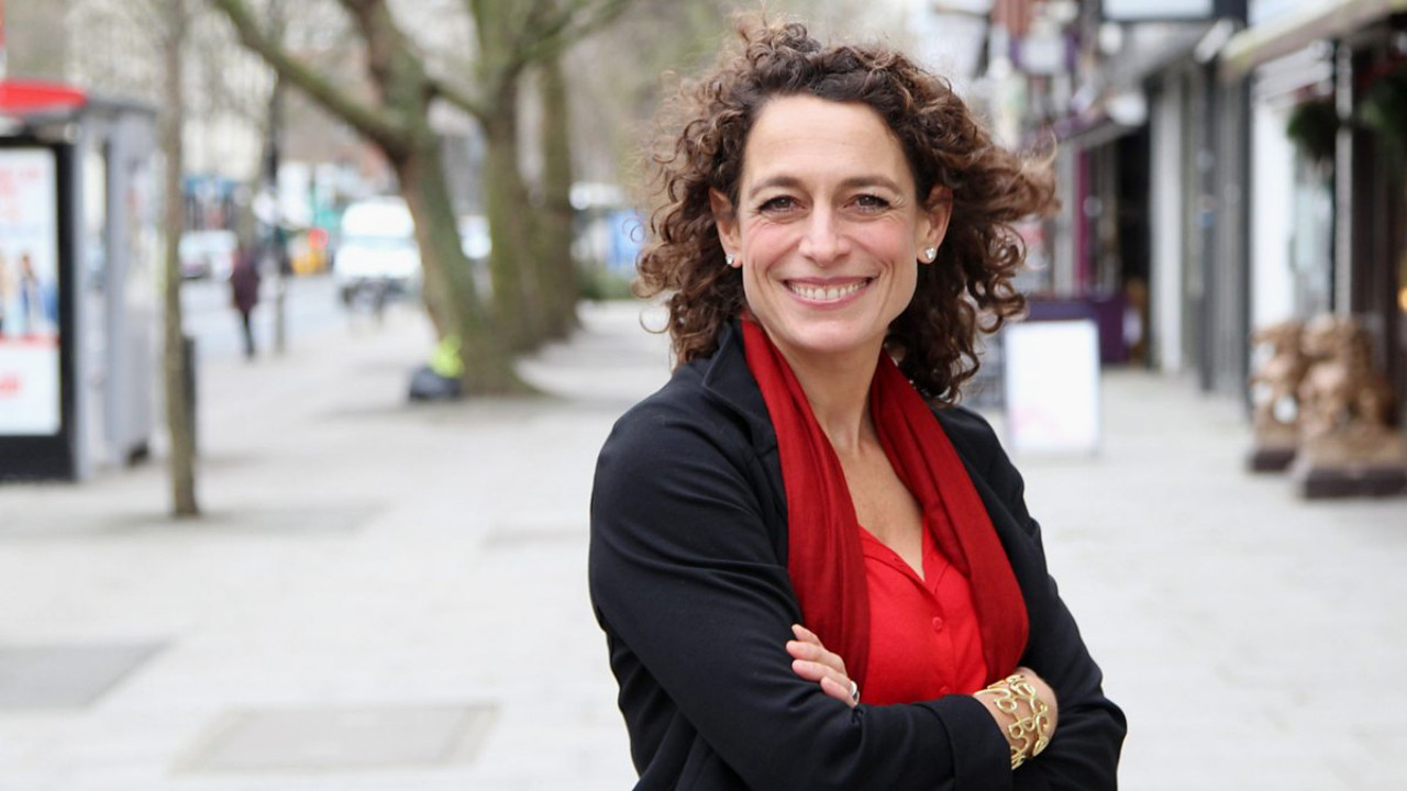 Alex Polizzi: Chefs on Trial backdrop