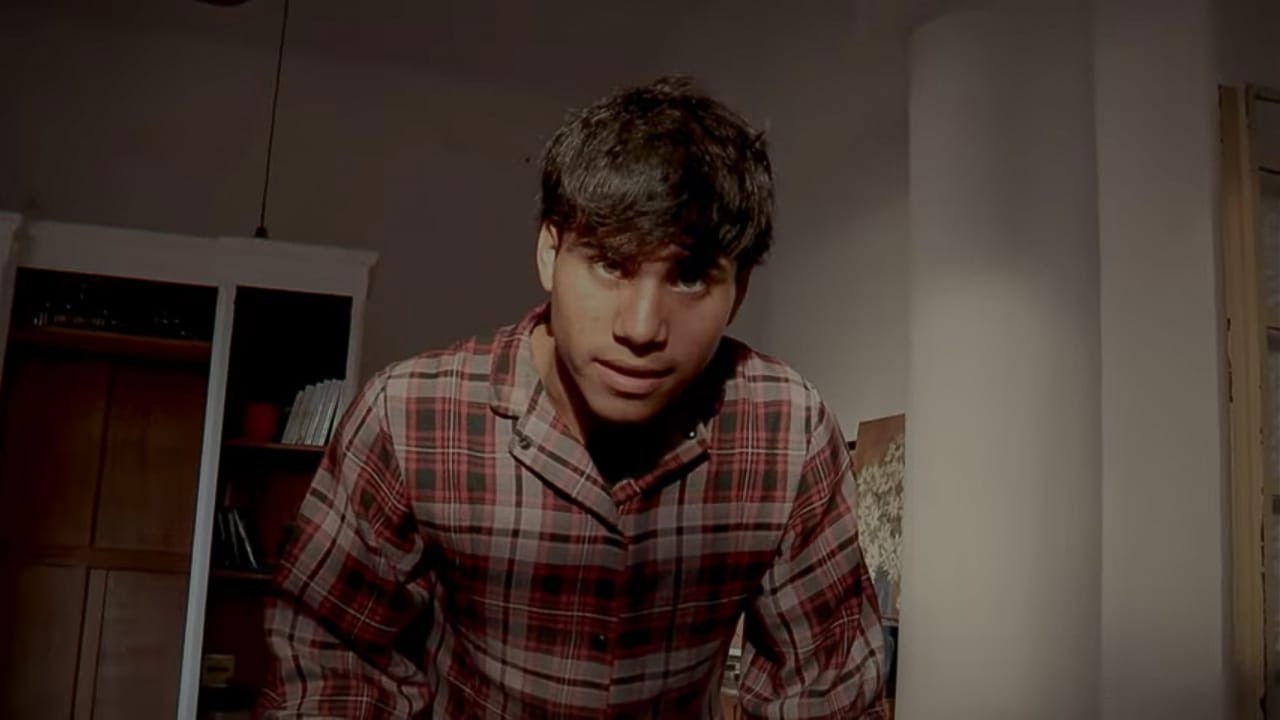 Mientras Cata No Está backdrop