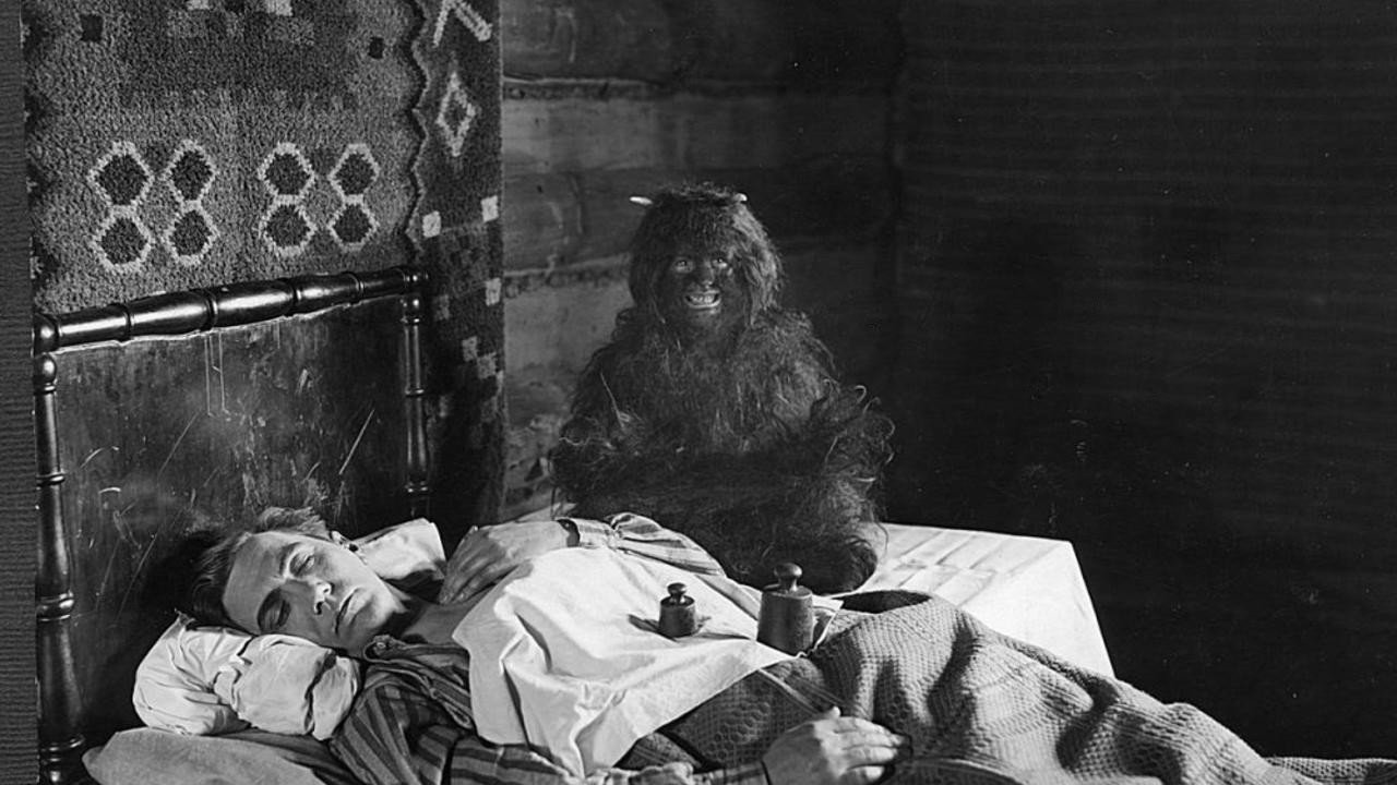 Curses of the Witch backdrop