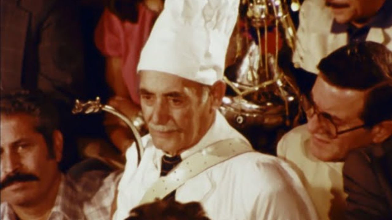 40.000 Steps in the Grand Bazaar backdrop