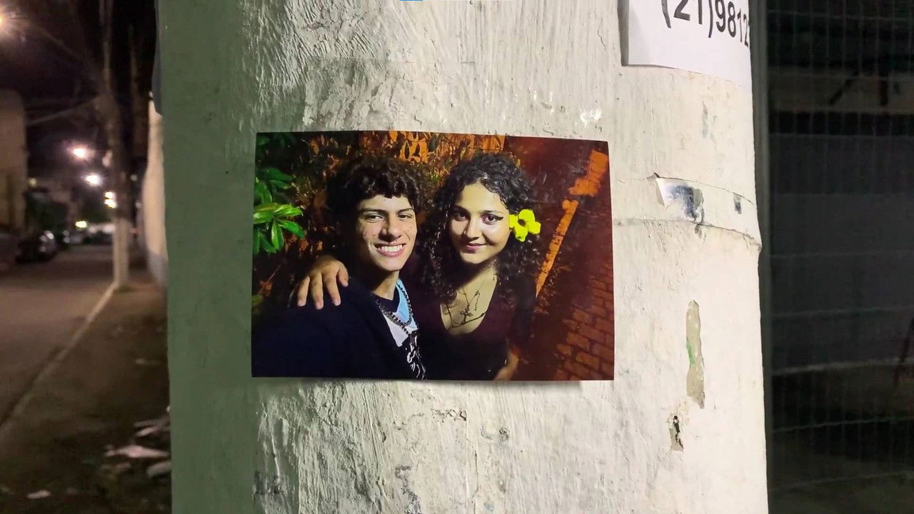 Tudo O Que Podia Ser backdrop