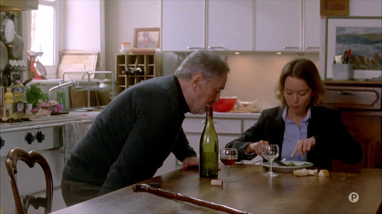 La Femme cachée backdrop