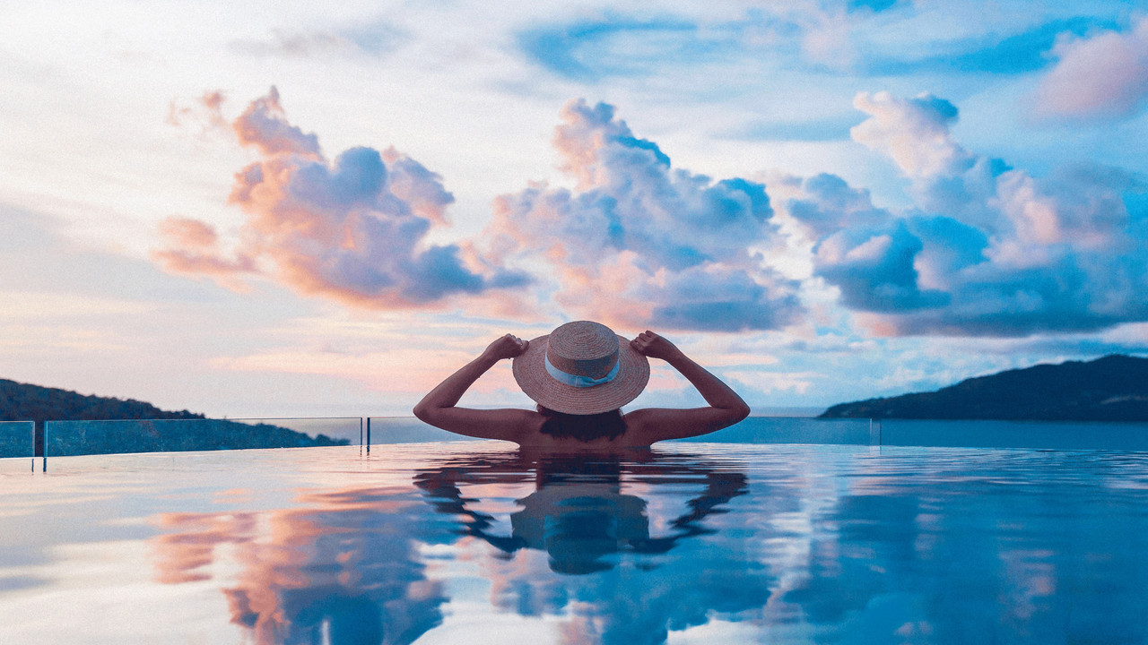 The World's Most Luxurious Holidays backdrop