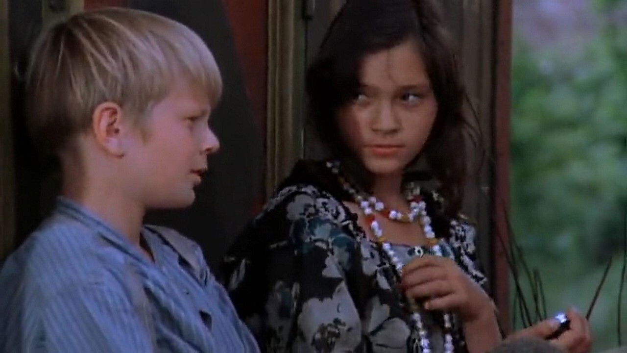 When Unku was Ede's Girlfriend backdrop