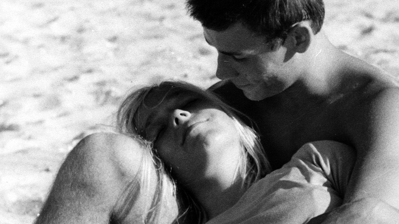 Barefoot and Without a Hat backdrop