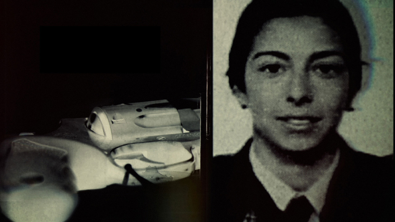 Muerte en León backdrop