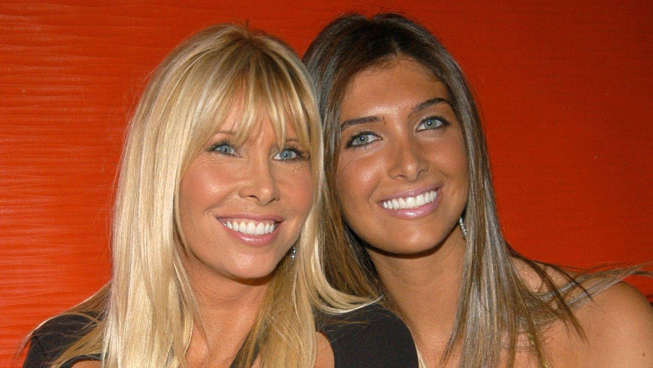 The Gastineau Girls backdrop