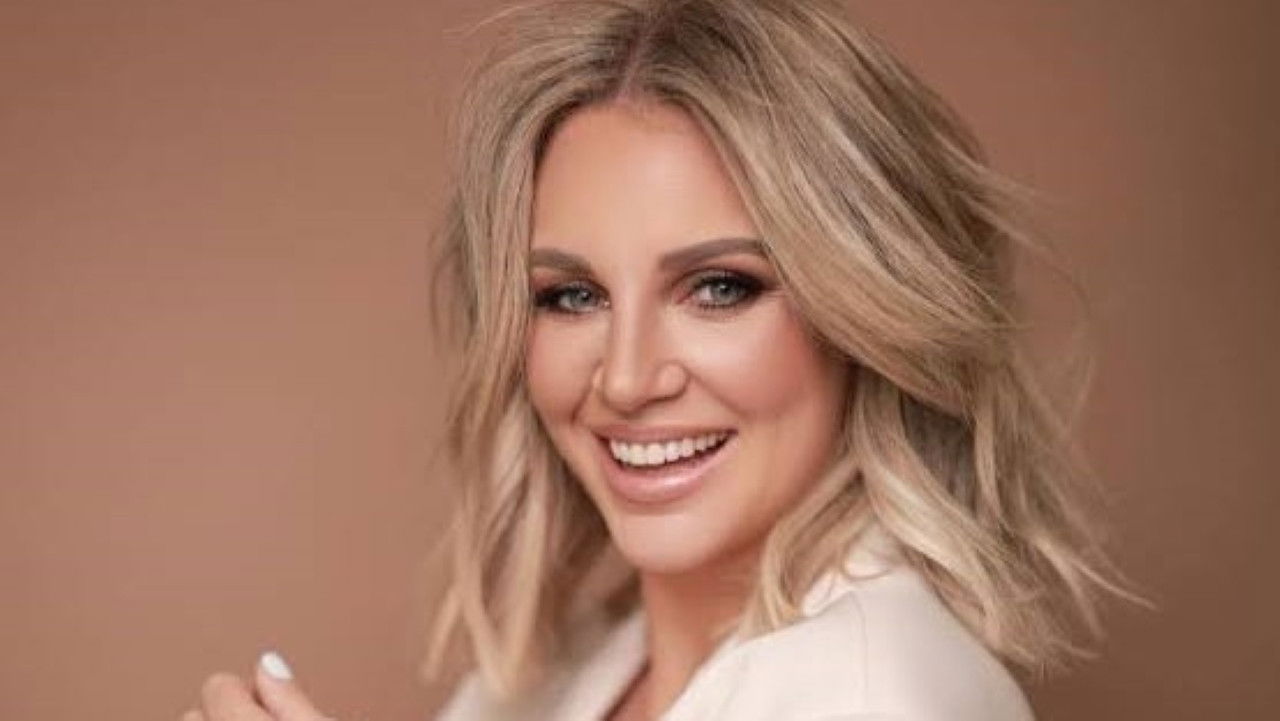 Demi Lee Moore: 'n Nuwe Era backdrop