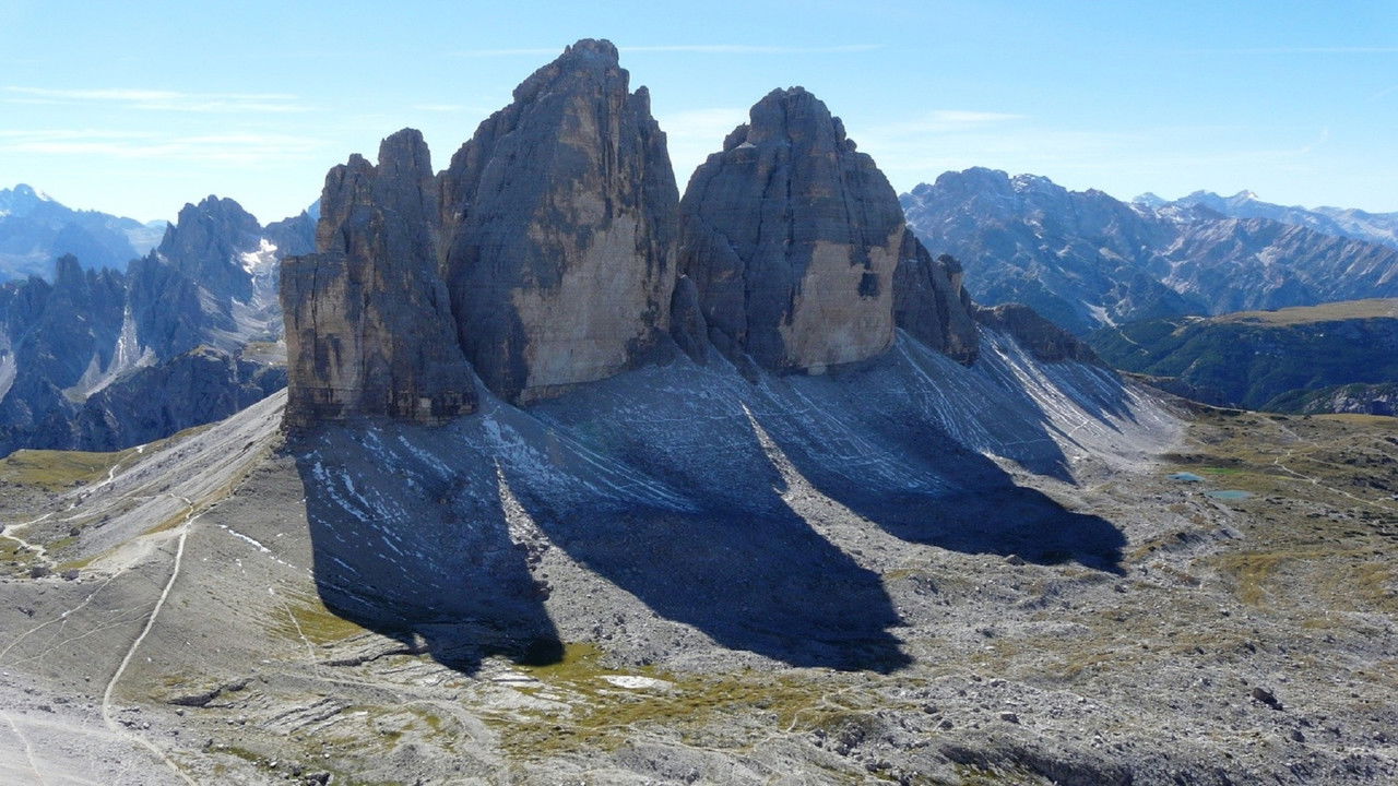 Le Grandi Nord Delle Alpi: Cima Grande di Lavaredo backdrop