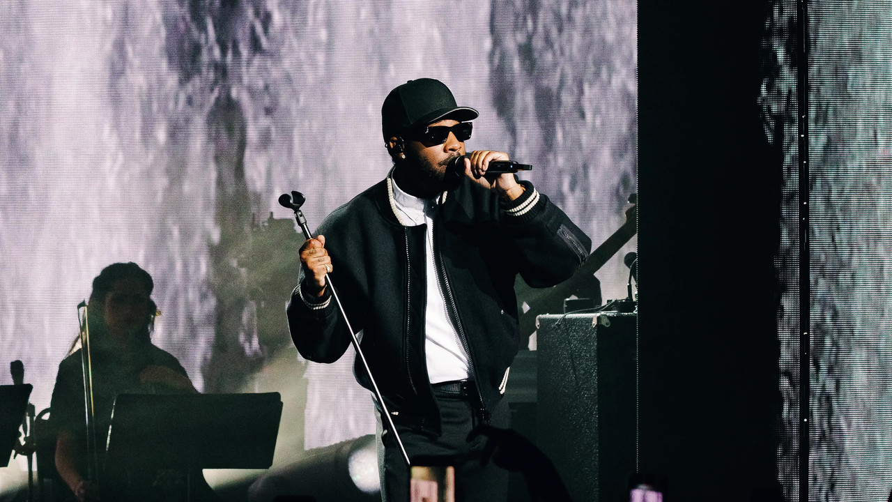 Apple Music Live: Brent Faiyaz backdrop