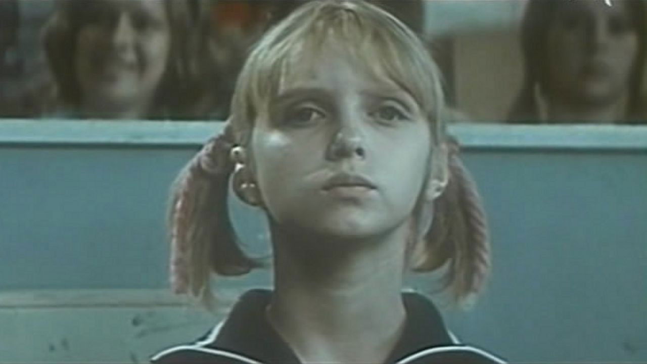 Long-Haired Wonder backdrop