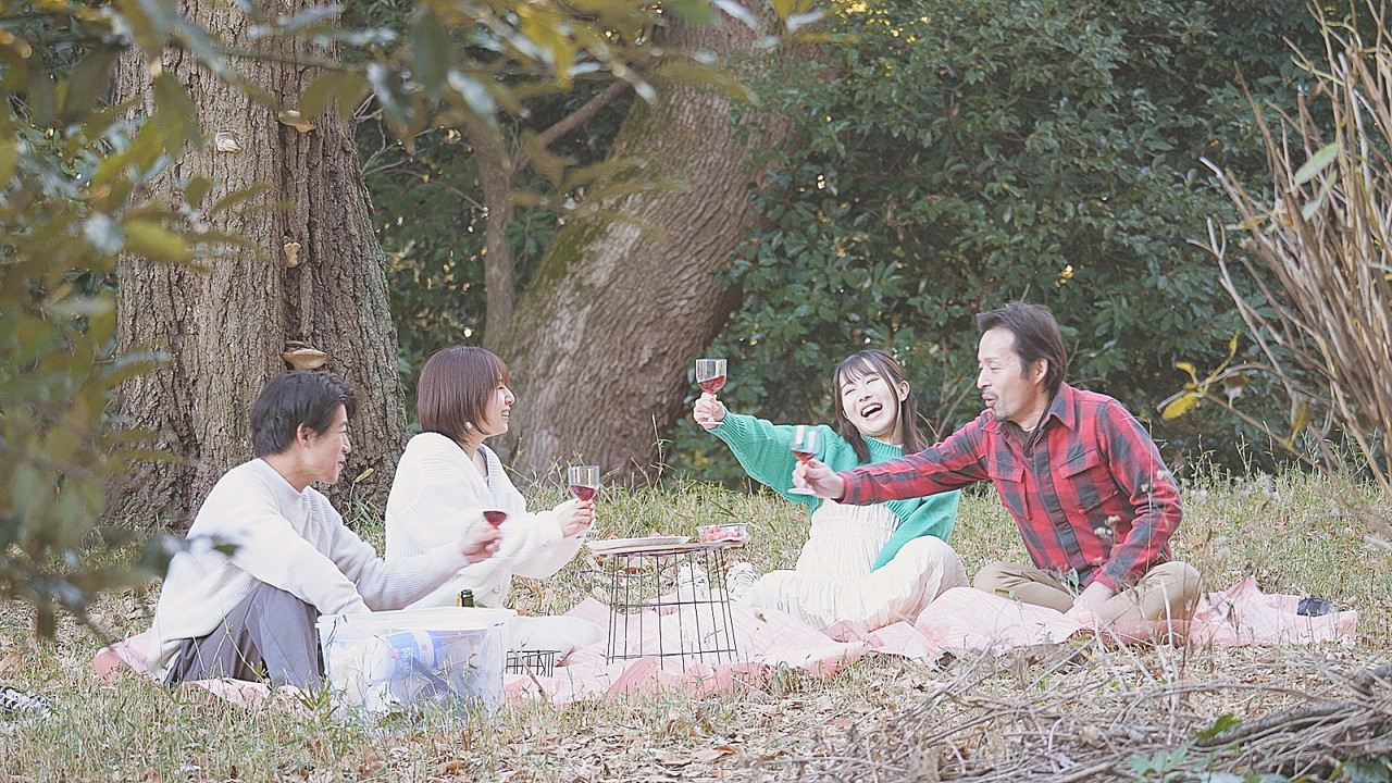 Mucha furi kaika-chû: Uwaki musume to hoteri tsuma backdrop