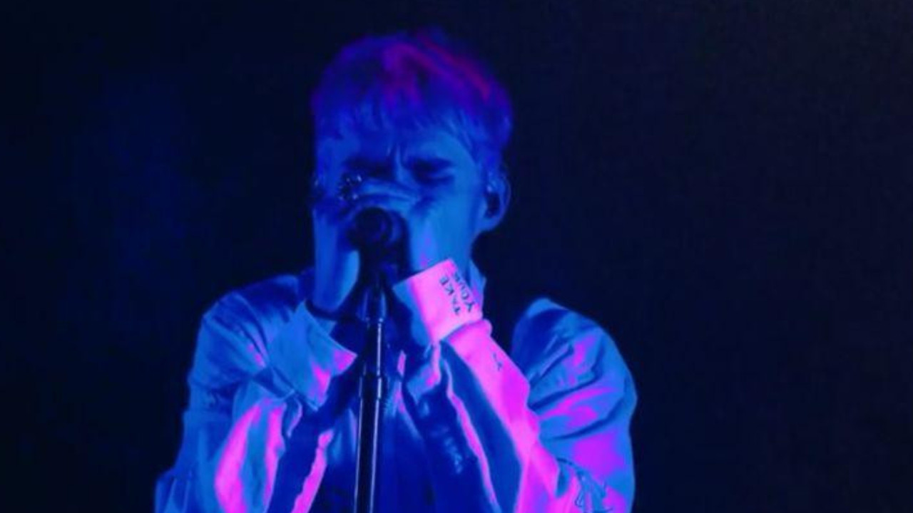 WATERPARKS: THE ANTI TOUR PERFORMANCE backdrop