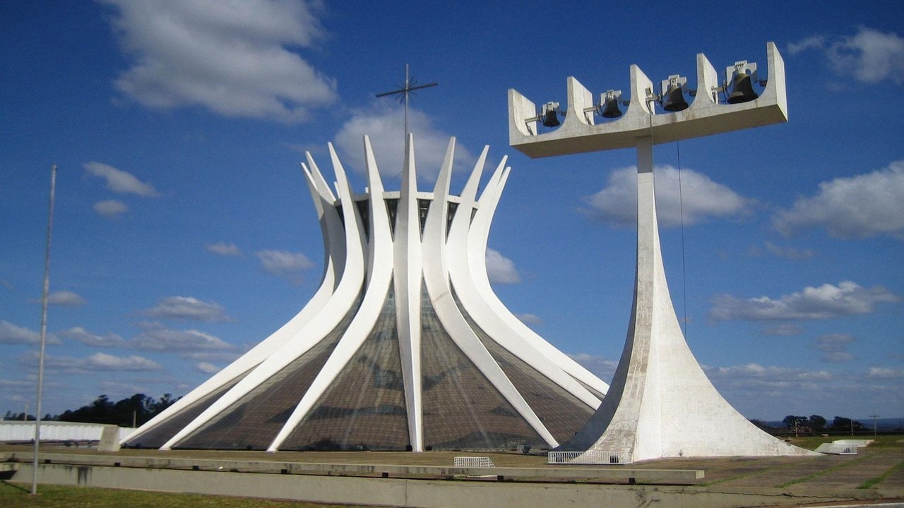 Great Expectations: A Journey Through the History of Visionary Architecture backdrop