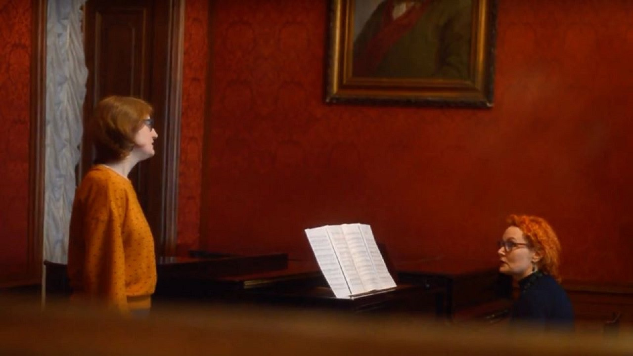 Masha. Bird's Language backdrop