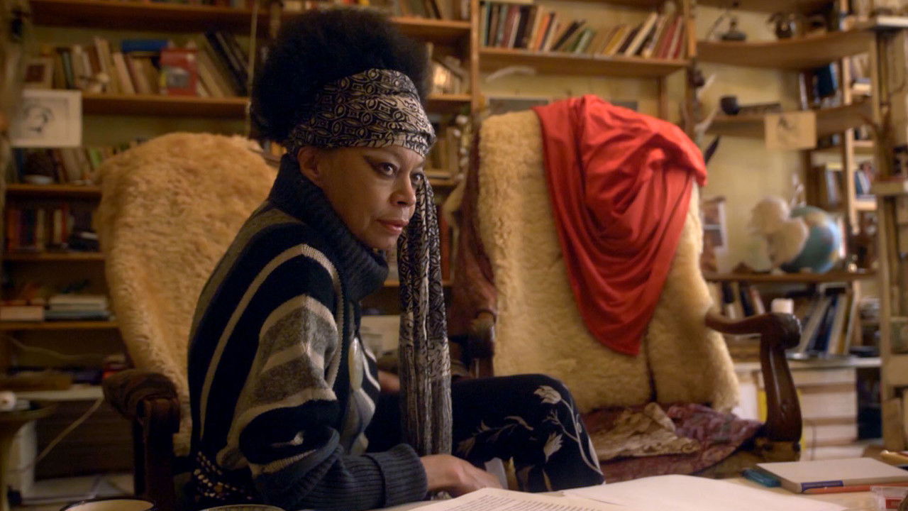 Miriam Goldschmidt – Creator of the In-between backdrop