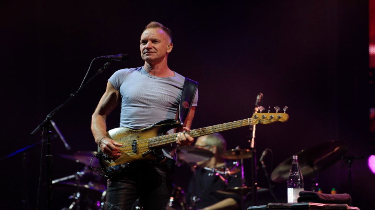 Sting au Bataclan backdrop