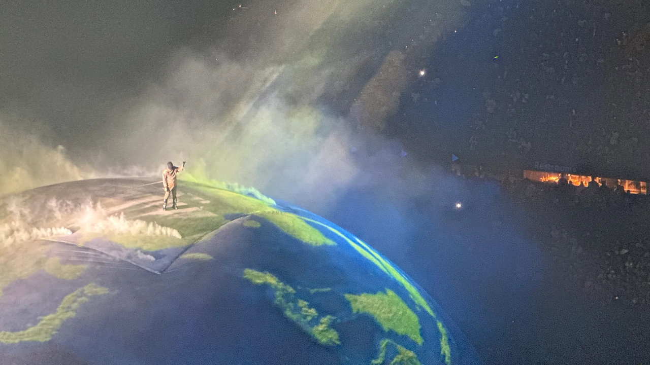Ye Live at SoFi backdrop