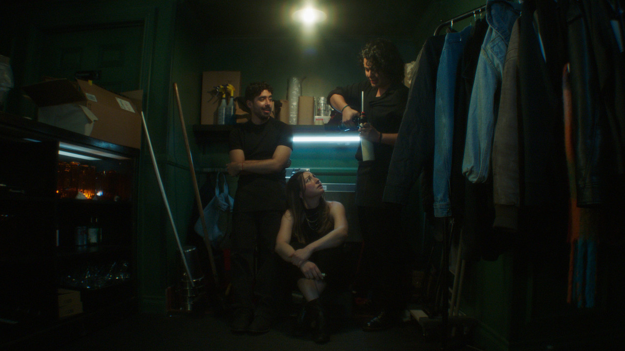 Cruda Verdad Dura Moral backdrop