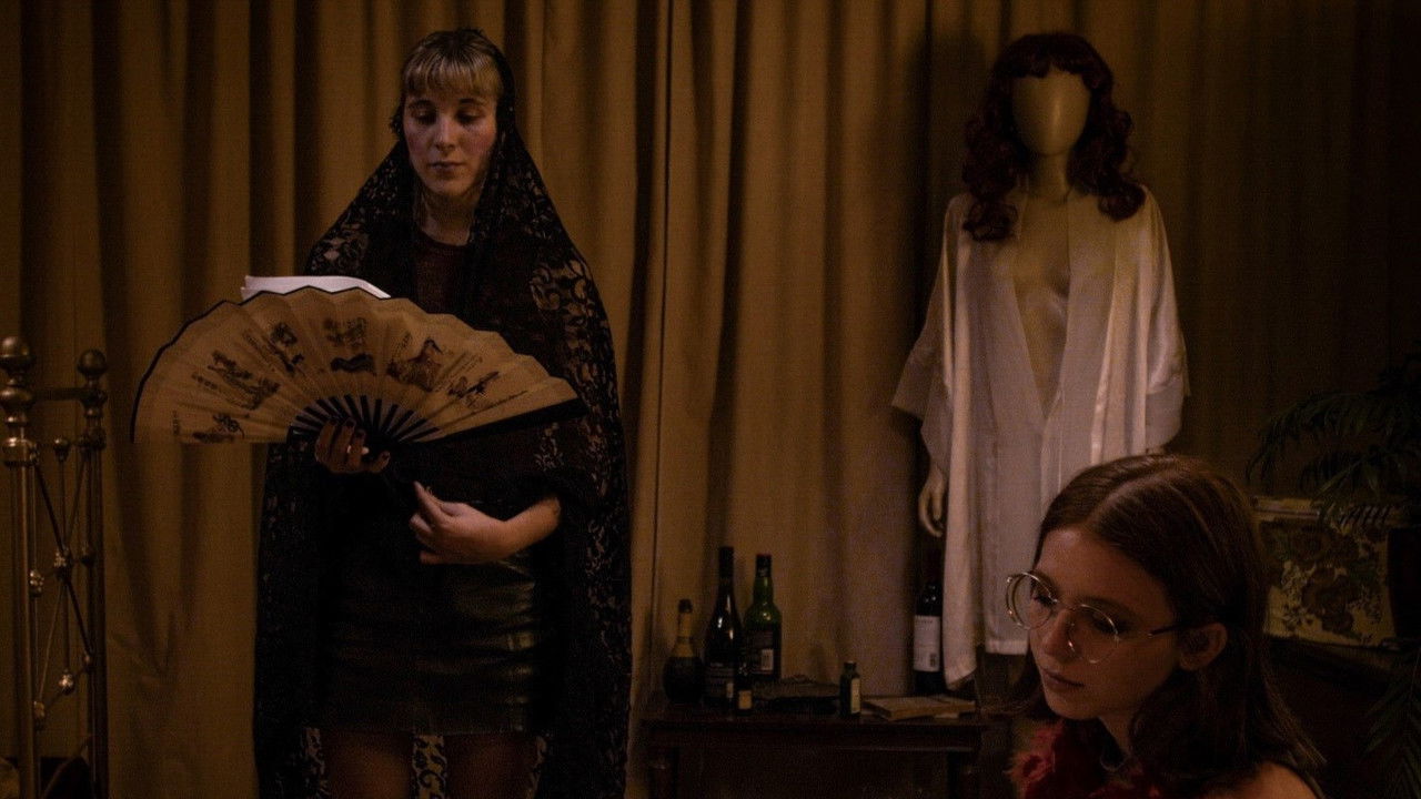 Gala & Kiwi backdrop