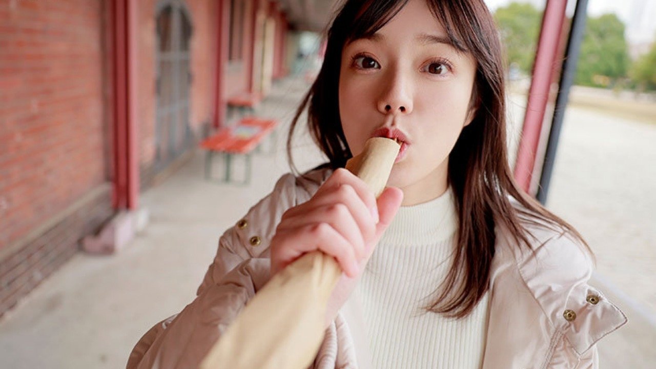 First stay date Rena Miyashita, holding hands, kissing, laughing, and then forgetting time and getting intertwined backdrop