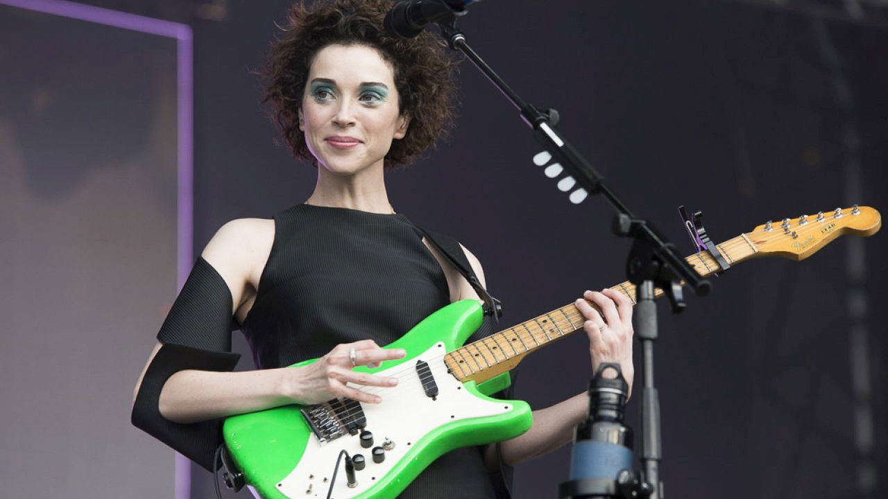 St. Vincent: Lollapalooza Brazil 2015 backdrop
