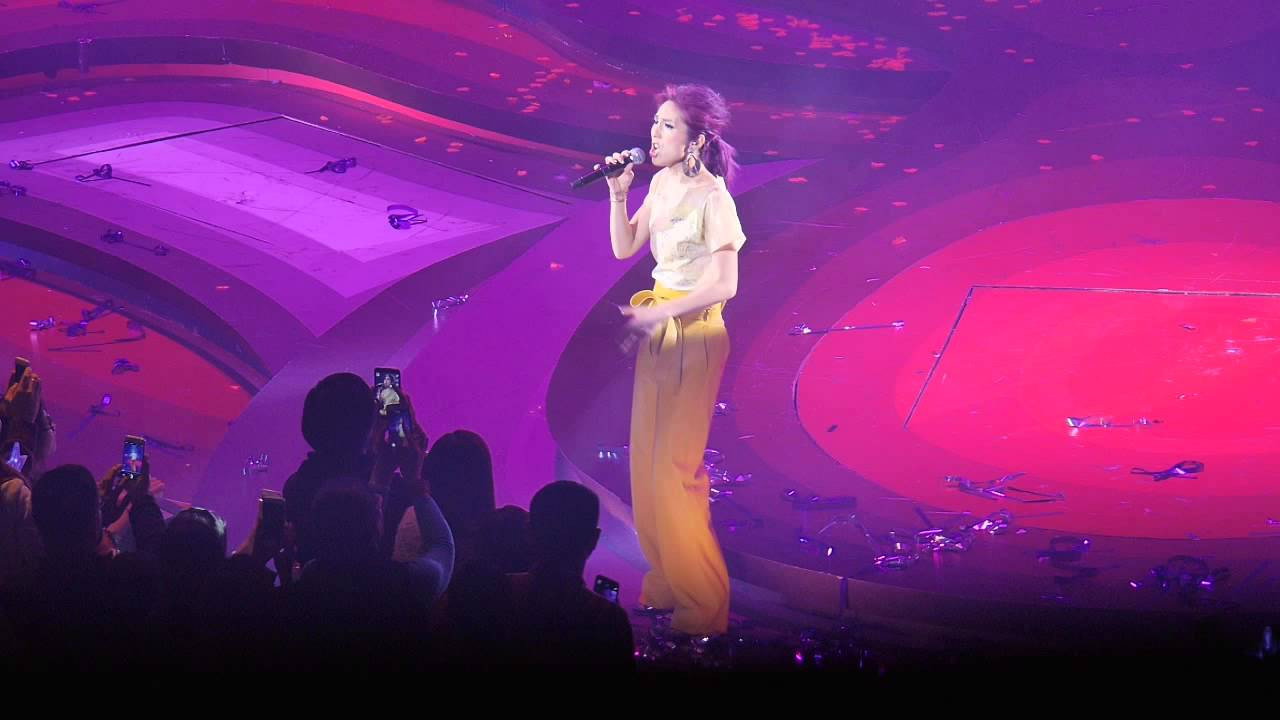 楊千嬅 Let's Begin 2015 世界巡迴演唱會香港紅館站 backdrop