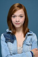 Kimke Desart as Nadia