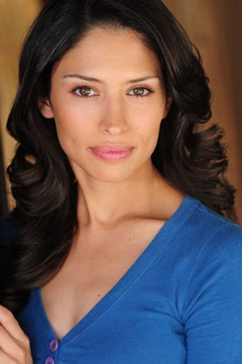 Jessica Vilchis as Reporter