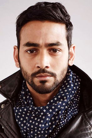 Shayan Munshi as Kelly Menzes